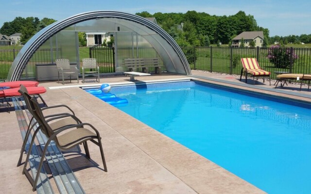 Elegant 2 king bedroom apartment