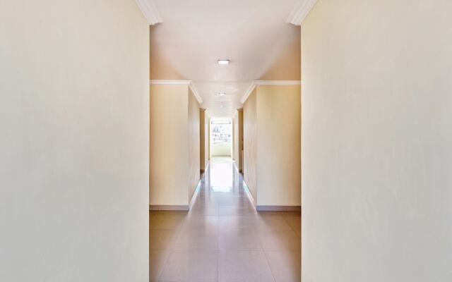 Golden Hive By OYO Rooms