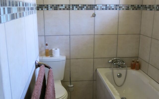 Family Apartment Bloemfontein Cherry Lane Self Catering and BB max 6 Guests