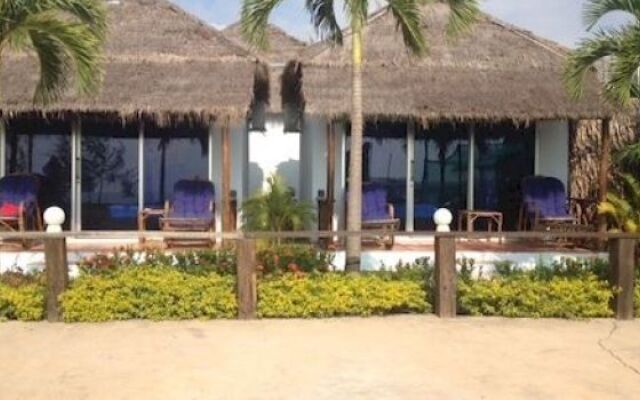 White Beach Bungalows