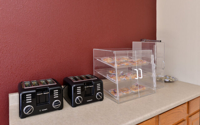 Rodeway Inn & Suites