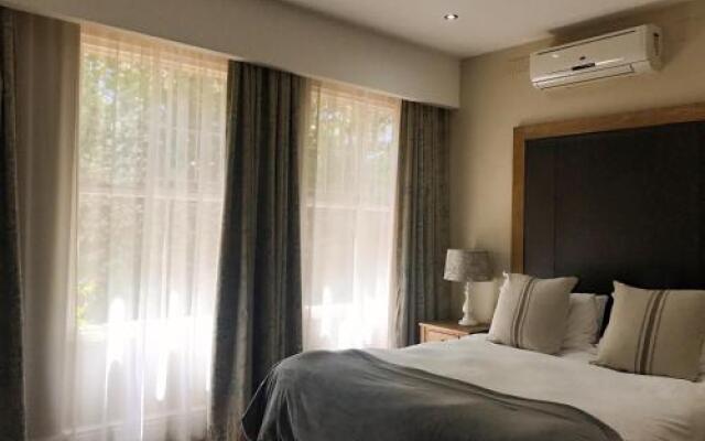 10 on Milner Guesthouse