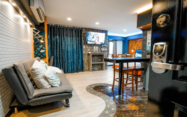 CLOCKWORKORANGE Luxury Suites