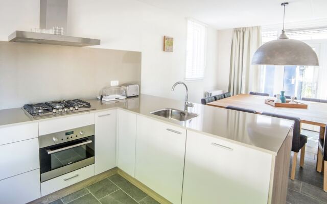 Stately, Luxurious Villa with Whirlpool, 4km From Maastricht