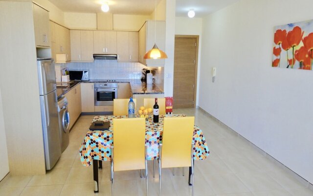 Stunning 2-bed Apartment in Poli Crysochous