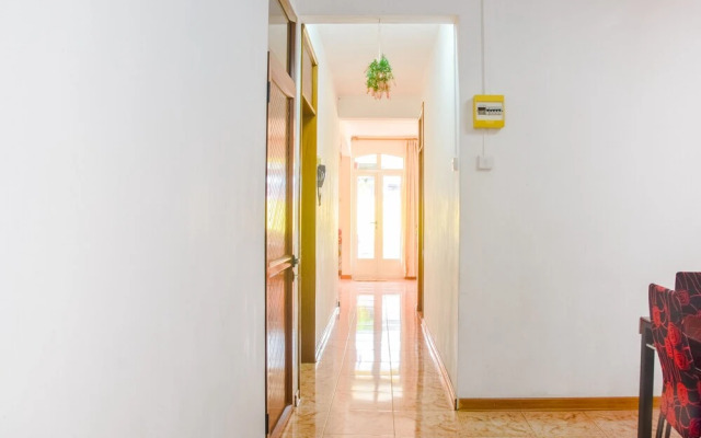 Charming 2-bed House in Chemin Grenier