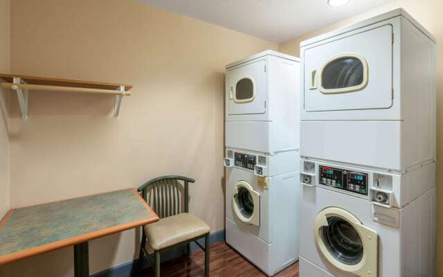 Microtel Inn & Suites by Wyndham Raton