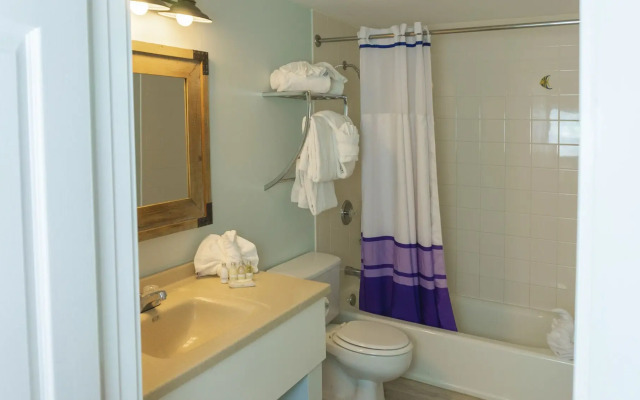The Lighthouse Resort Inn & Suites