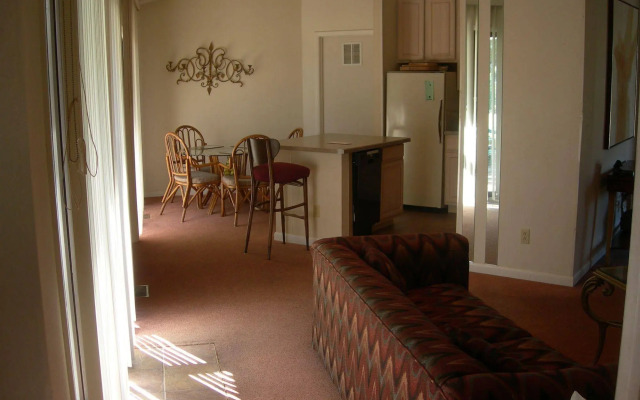Baneberry Golf and Resort