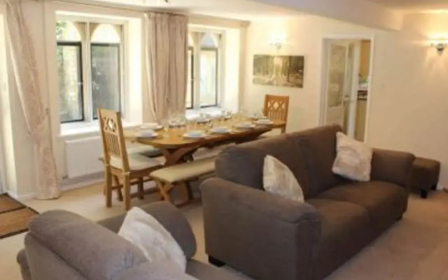 Cotswolds Valleys Accommodation Springfl