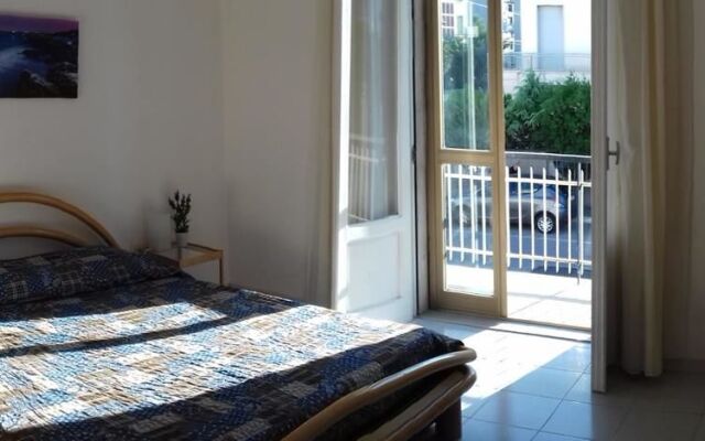 Apartment With 2 Bedrooms in Pescara, With Balcony and Wifi - 300 m Fr