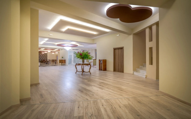 Elegance Luxury Executive Suites - Adults Only