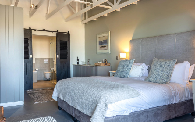 Whale Rock Luxury Lodge