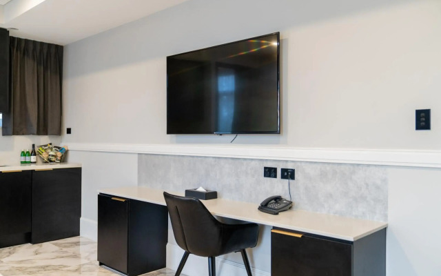 Gladius Hotel & Suites