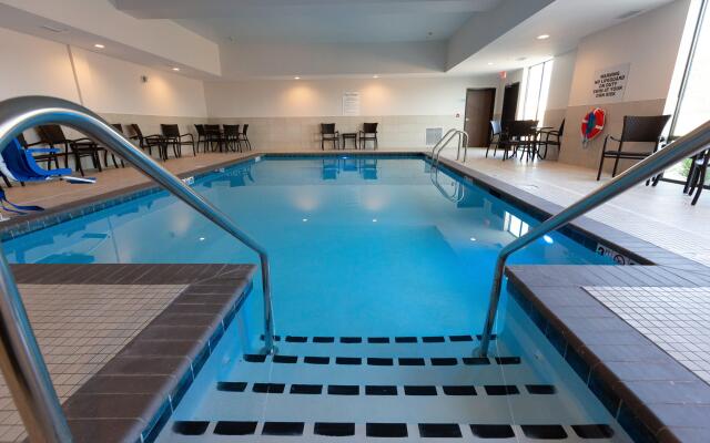 Holiday Inn Express & Suites Kingfisher by IHG