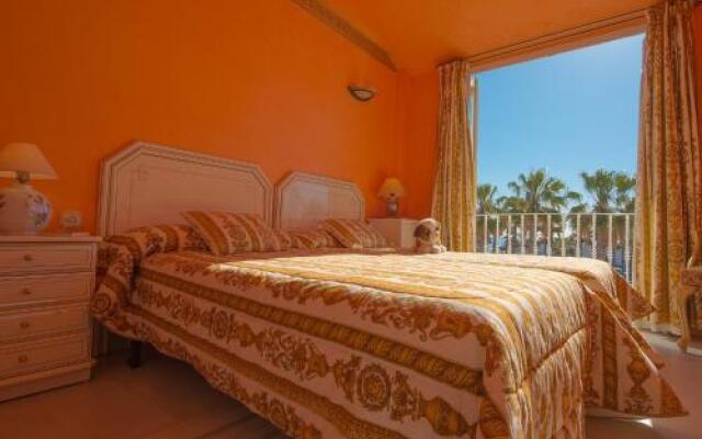 Apartamentos Puerto Marina Beach