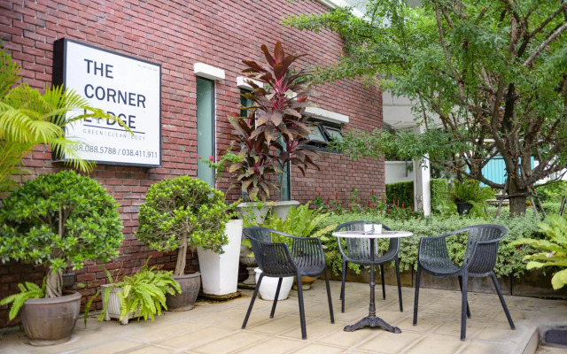 The Corner Lodge