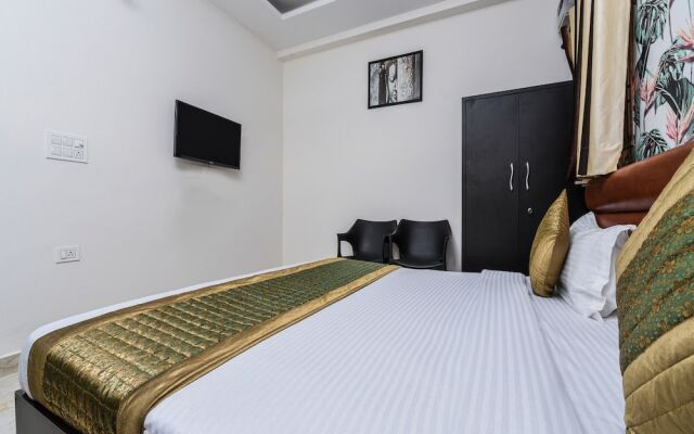 OYO 14722 Diamond Stay
