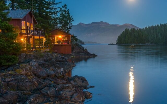 Nootka Island Lodge