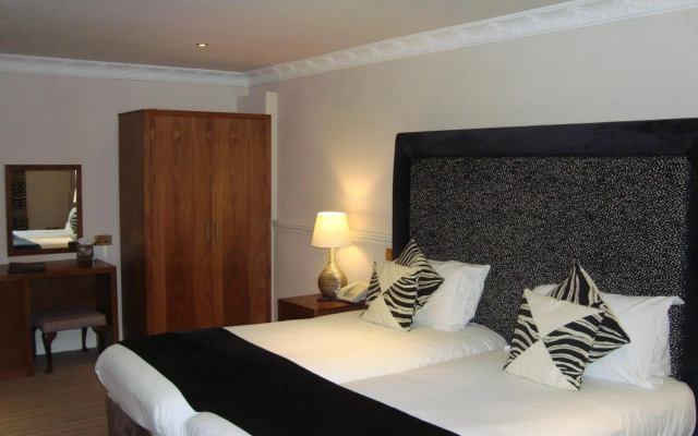Waterton Park Hotel