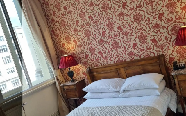 The Racquet Club Hotel