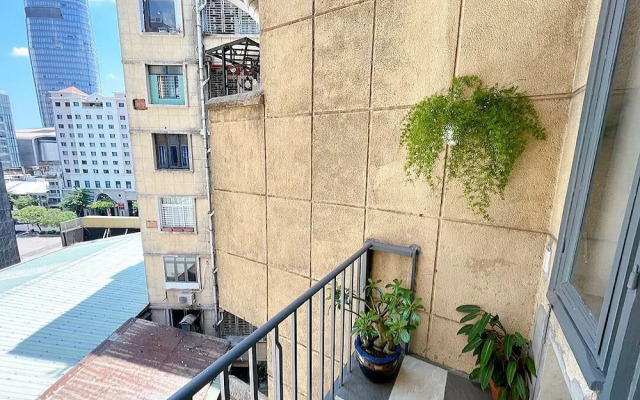 The Cafe Apartment Building