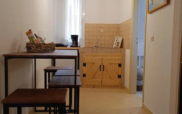 Athina Studio Apartments