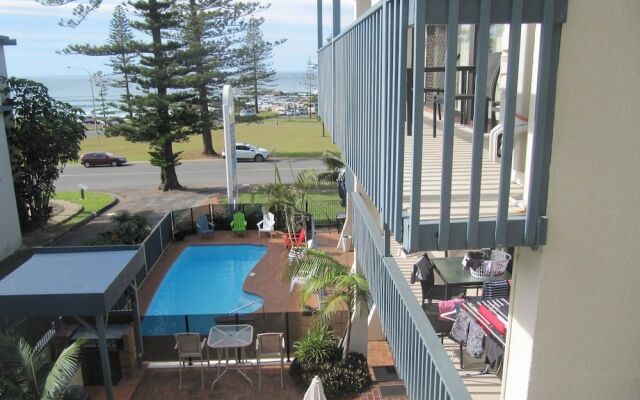Beach House Holiday Apartments