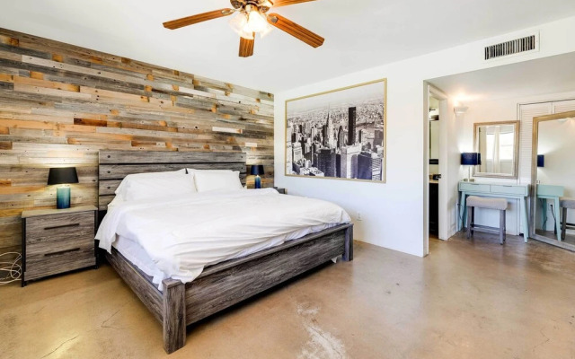 Bright Scottsdale Home: Private Pool + Gas Grill!