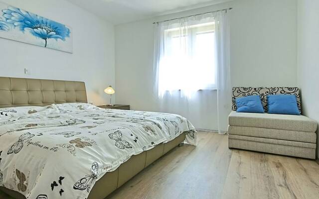 Gorgeous Villa in Belavici With Swimming Pool