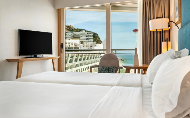 Sesimbra Oceanfront Hotel