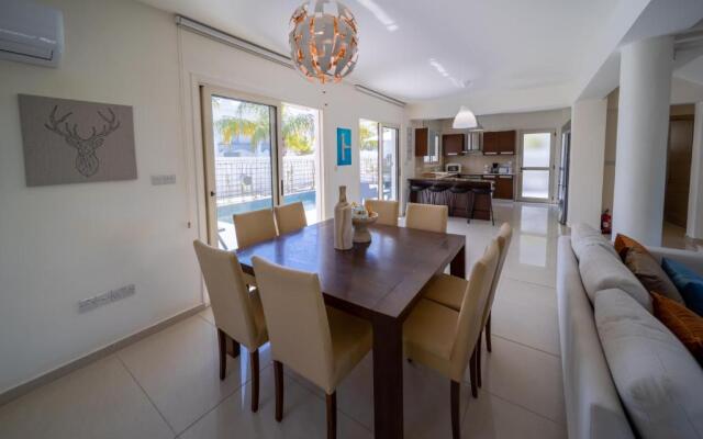 No.7 Athena Beach Villa, Pernera