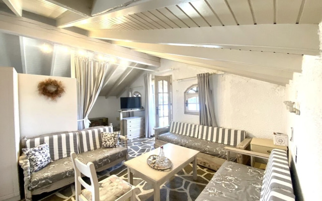 Sybota Seaside Retreat - Chique Marina Loft