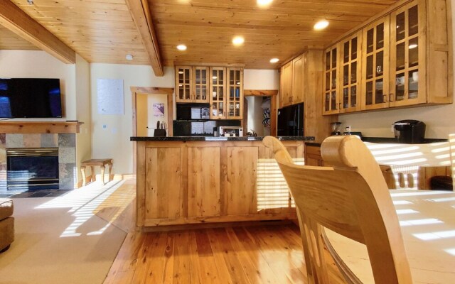 Settlers 2 Bedroom Condo by RedAwning