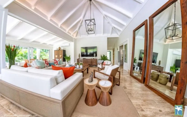 Luxurious 3 Br Golf Villa