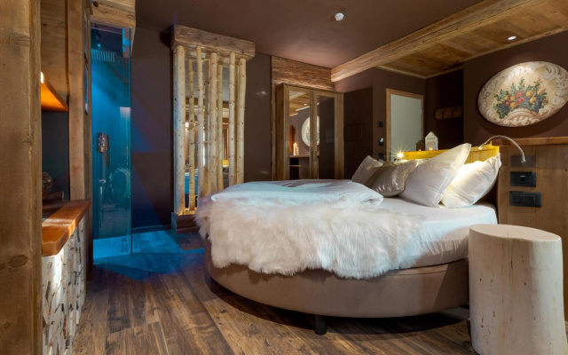 John Luxury Suites