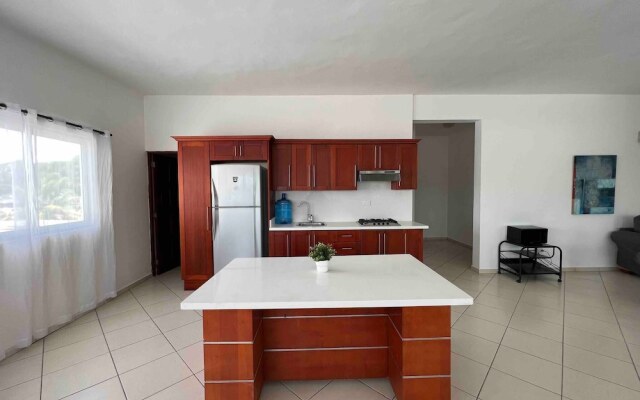 Plaza Achim 2br Apt, Heart Of Nightlife Area!
