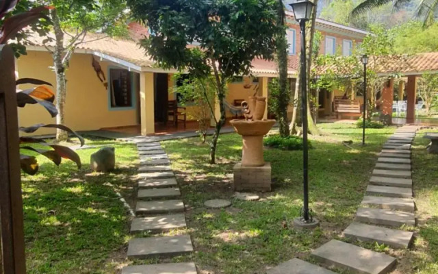 Suítes - Quintal de Lázaro