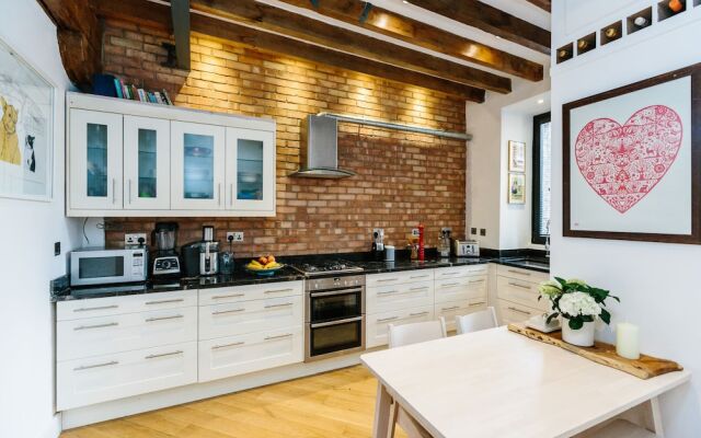 Natural light and modern home in Primrose Hill