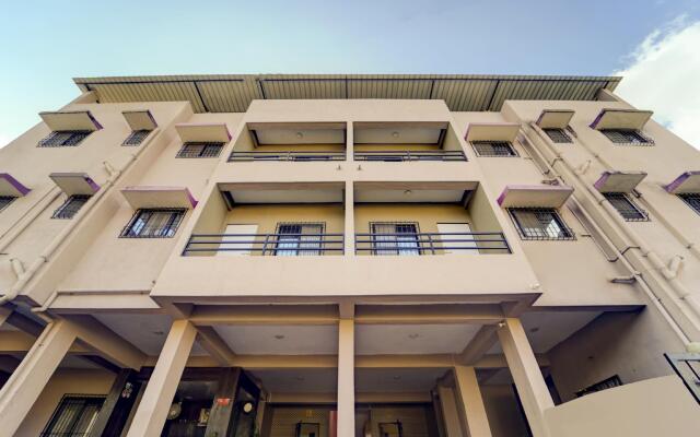 OYO Flagship 75536 Hotel Sai Residenci
