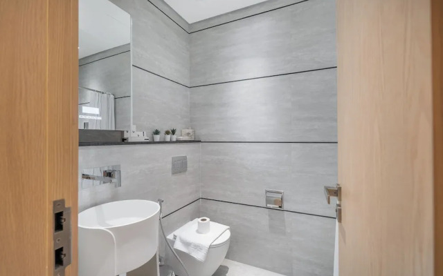 Czechin - Modern Studio JVC