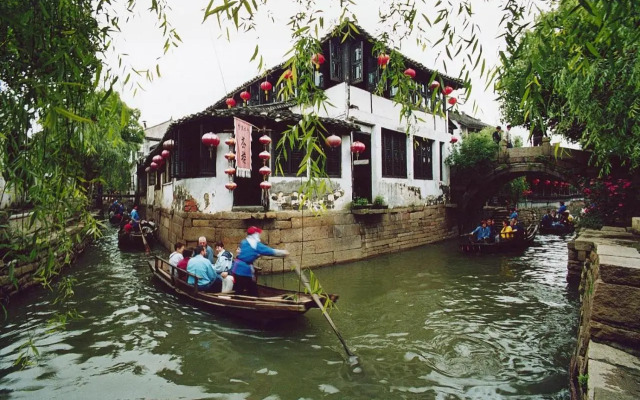 Suzhou Luzhi Riverside Inn Hostel