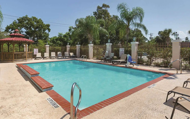 Kemah Edgewater Hotel, SureStay Collection by Best Western