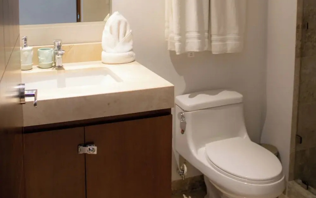 NHOA 111A 2BR Condo Pool access
