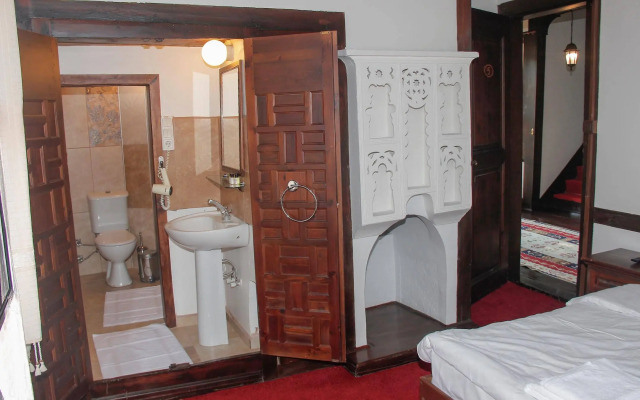 Toprakçiler Mansion