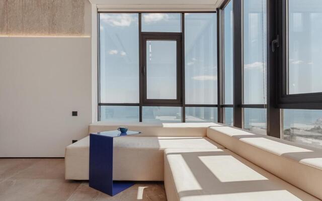 Sea and Sky Apartment