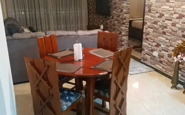 Lux Suites Marcus Garden Apartments