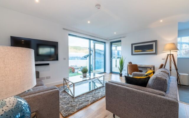 9 Loch View Luxury Loch Views