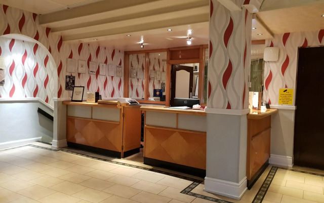 Ascot Hotel