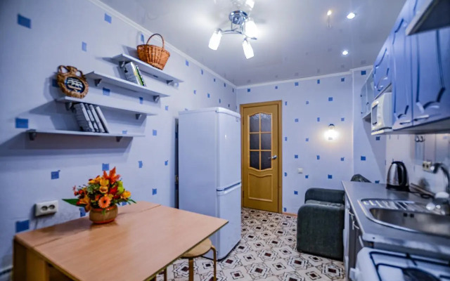 Погостим на улице Лазарева